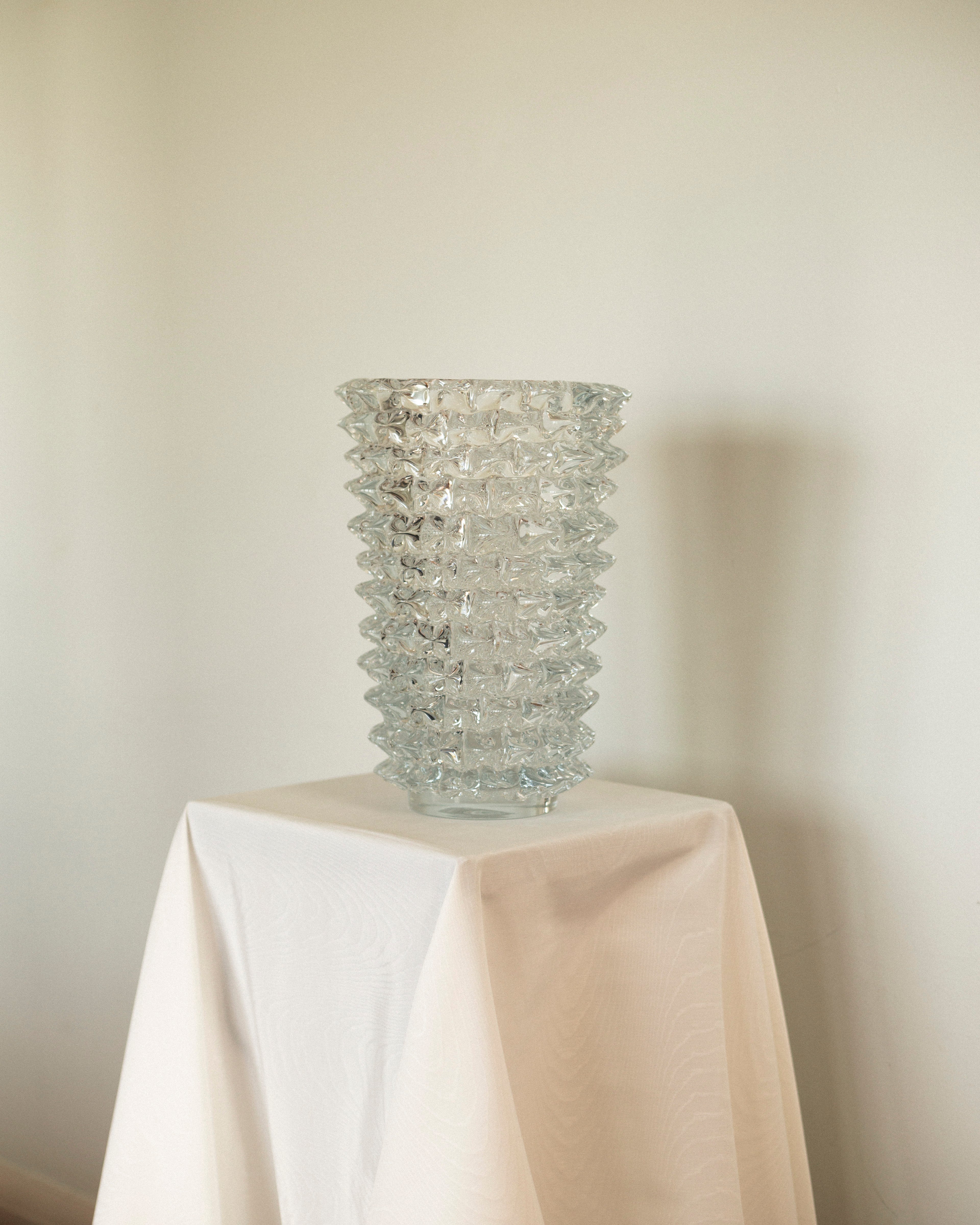 Valentina Vase in Classic Ice